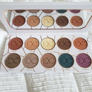 Dominique Cosmetics: The Latte Palette